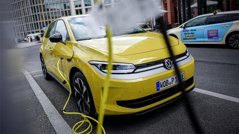 Talfahrt geht weiter: VW verkauft weniger Autos Der vollelektrische Polo ist bei Kunden beliebt. (Archivbild)