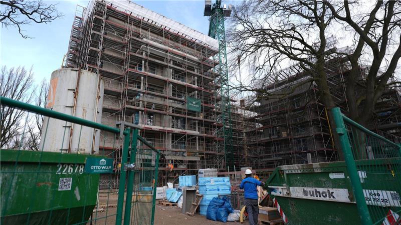 Der vom Bund verabschiedete Bau-Turbo hat in Hamburg nach Angaben der Stadtentwicklungsbehörde innerhalb von vier Monaten zu Hunderten zusätzlichen Baugenehmigungen geführt. (Archivbild)