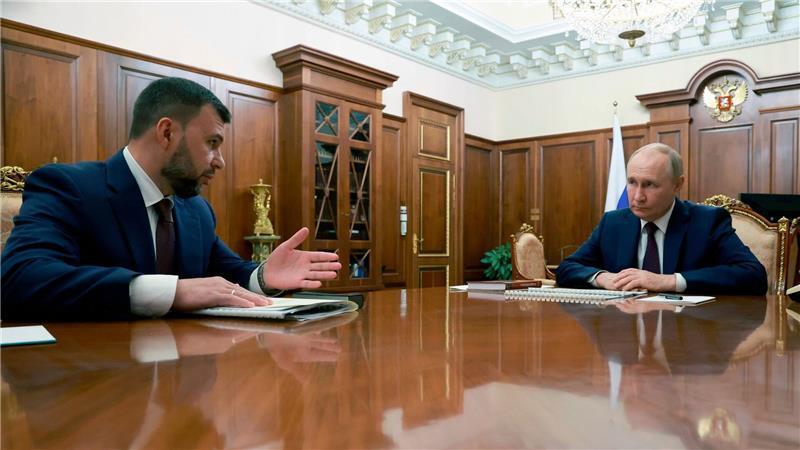 Der von Moskau eingesetzte Besatzungschef für Donezk, Denis Puschilin, hat nach ukrainischen Drohnenangriffen auf Wärmekraftwerke den regionalen Notstand ausgerufen. (Archivbild)