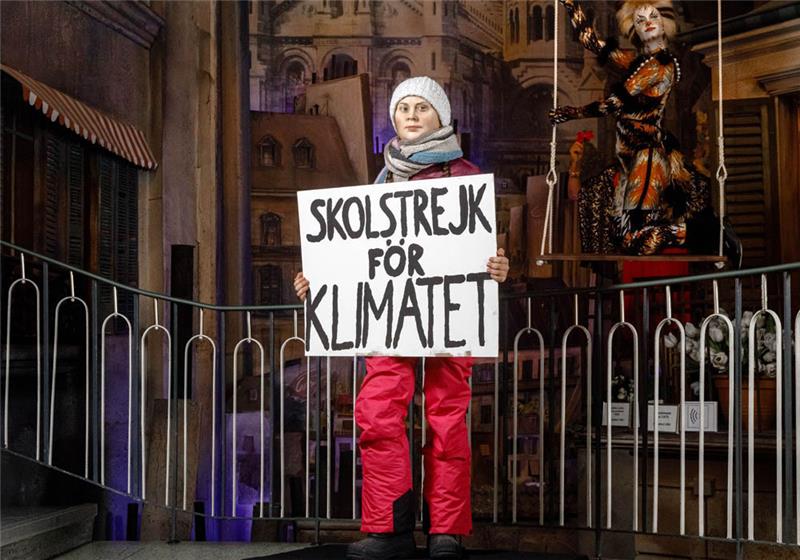 Der wächserne Zwilling der Klimaaktivistin Greta Thunberg steht im Panoptikum auf der Reeperbahn. Dem Panoptikum zufolge sei dies weltweit die erste Greta-Wachsfigur überhaupt. Foto: Markus Scholz/dpa