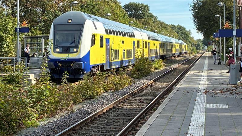 Der wartende Zug in Himmelpforten.