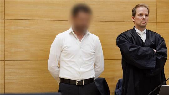 Der wegen heimtückischen Mordes angeklagte 34-jährige Deutsche kündigte über seinen Anwalt an, sich zum Tatvorwurf nicht zu äußern. 