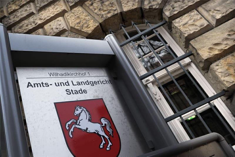 Der wegen mehrerer Einbrüche angeklagte Himmelpfortener muss für fünf Jahre und sechs Monaten in Haft.  Das Landgericht Stade sprach am Montag das Urteil. Foto: dpa