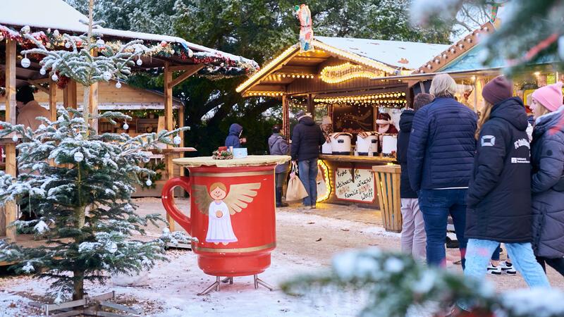 Was darf der Christkindmarkt in Himmelpforten kosten? Der weihnachtliche Budenzauber des Christkindmarktes zieht Besucher aus der Region an. Jetzt könnten die Standgebühren zum Thema werden.