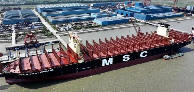 Warum das größte Containerschiff der Welt nach Bremerhaven kommt Der weltgrößte Containerfrachter „MSC Michel Cappellini“ wurde auf einer Werft in China gebaut. MSC will in diesem Jahr sechs dieser Schiffe in Fahrt bringen. Foto: Jiangsu Yangzijiang Shipyard