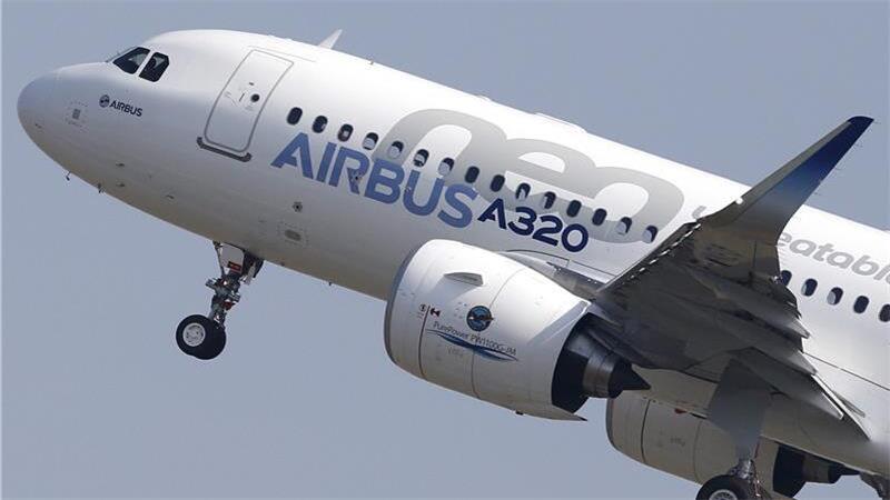 Der weltgrößte Flugzeugbauer Airbus hat seinen kriselnden Konkurrenten Boeing 2023 erneut weit hinter sich gelassen.