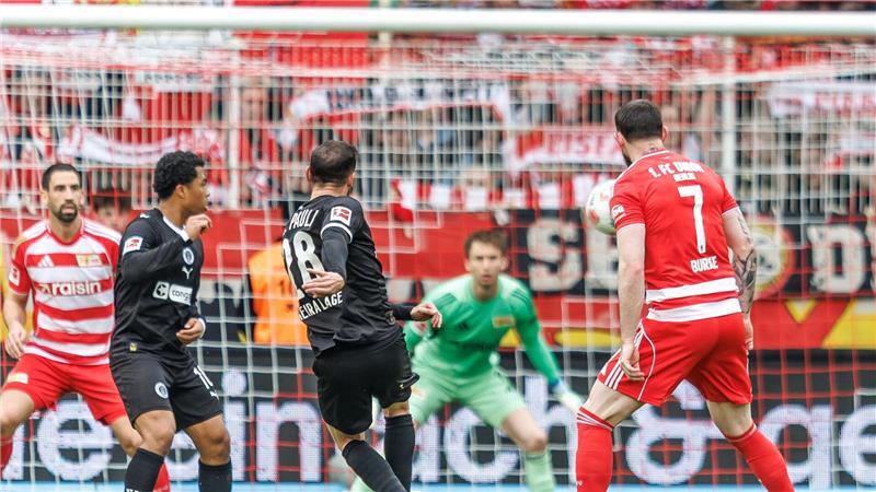 Der wuchtige Schuss brachte Pauli in Führung.