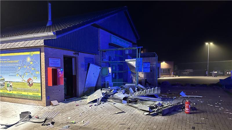 Der zerstörte Snackautomat in Scheeßel.