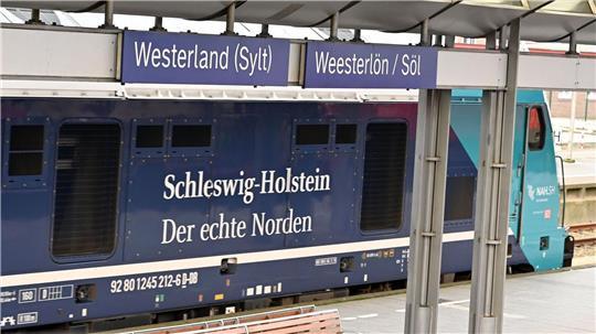 Der zweigleisige Ausbau der Marschbahn nach Sylt beschäftigt am Donnerstag den Bundestag. (Archivbild)