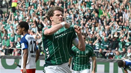 Derby-Held: Werder Bremens Jens Stage nach dem ersten von zwei Toren gegen den Hamburger SV.
