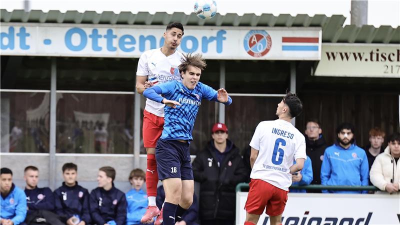 Pokal-Aus und Personalnot: A/O vor einem Oktober der Wahrheit Derby im Auetal: A/O füllt seinen Kader mit Spielern aus der Zweiten und der Jugend auf.