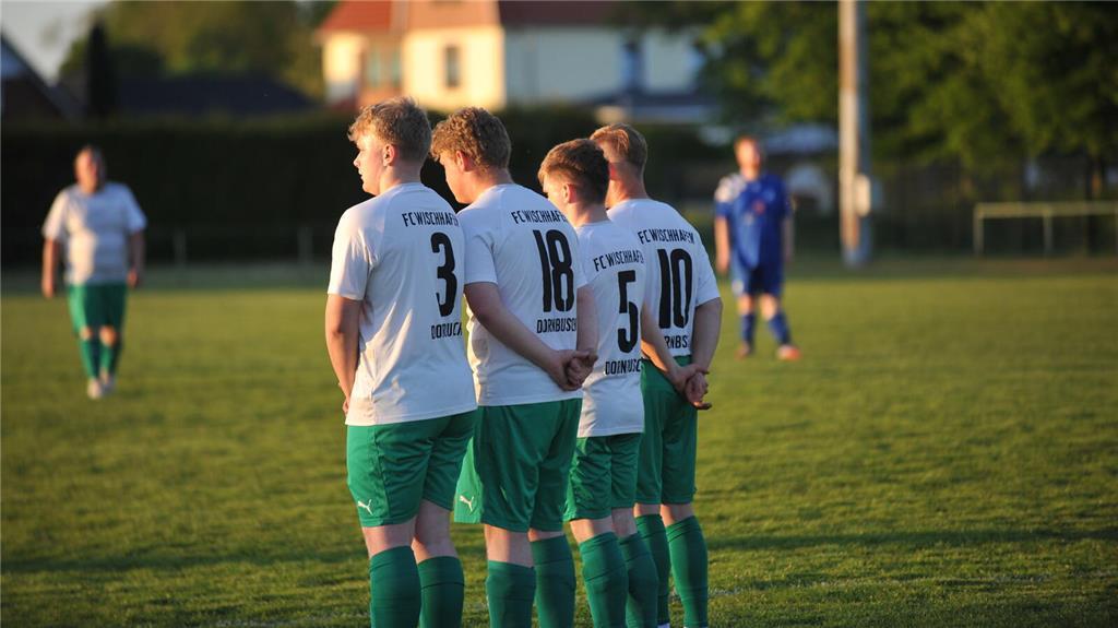 Derby im Elbestadion: Der TSV Großenwörden II gewinnt mit 5:1 gegen den FC Wisch...