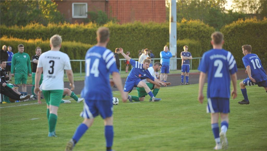 Derby im Elbestadion: Der TSV Großenwörden II gewinnt mit 5:1 gegen den FC Wisch...