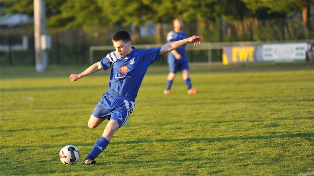 Derby im Elbestadion: Der TSV Großenwörden II gewinnt mit 5:1 gegen den FC Wisch...