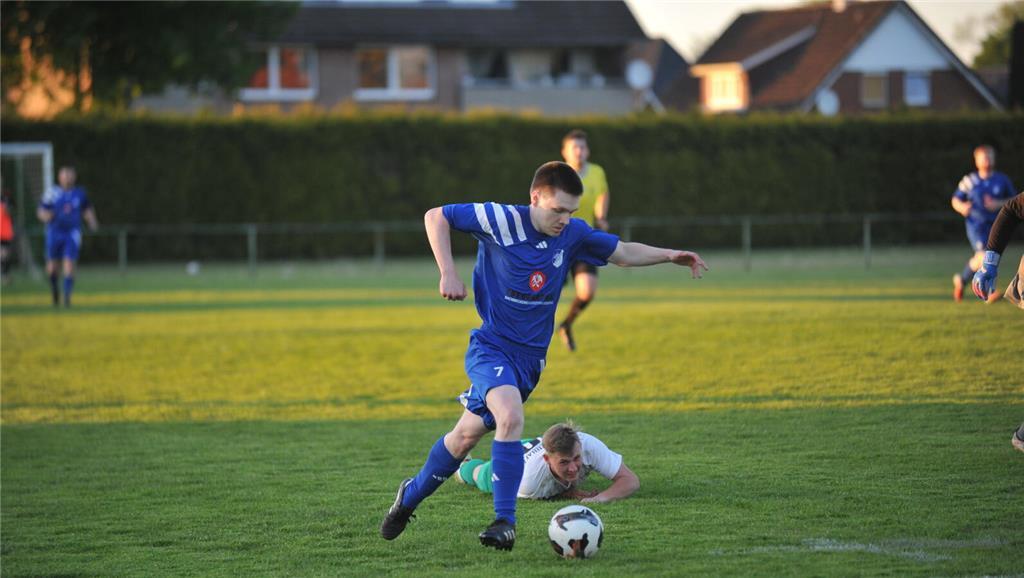 Derby im Elbestadion: Der TSV Großenwörden II gewinnt mit 5:1 gegen den FC Wisch...
