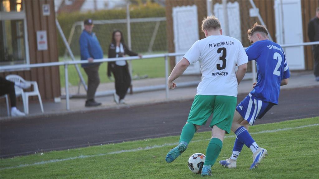 Derby im Elbestadion: Der TSV Großenwörden II gewinnt mit 5:1 gegen den FC Wisch...