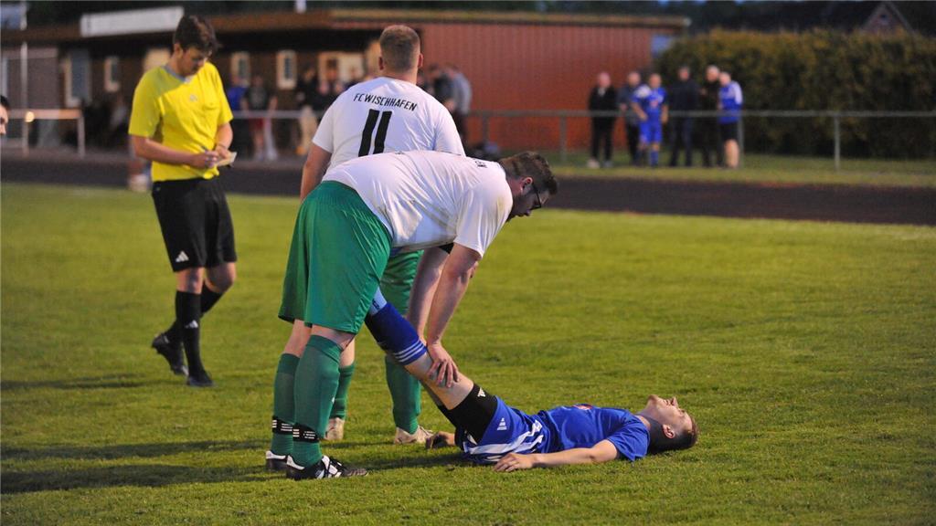 Derby im Elbestadion: Der TSV Großenwörden II gewinnt mit 5:1 gegen den FC Wisch...