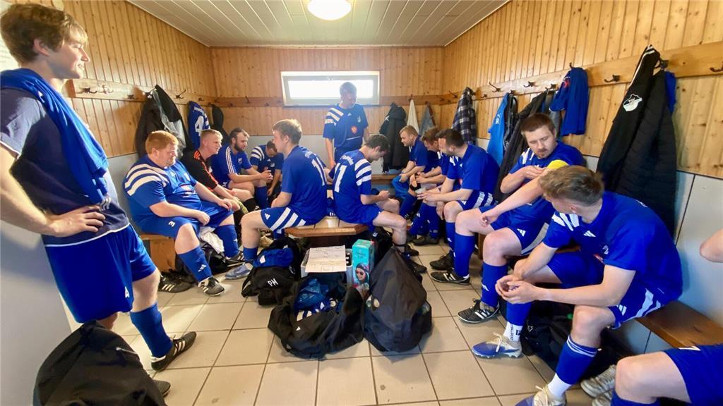 Derby im Elbestadion: Der TSV Großenwörden II gewinnt mit 5:1 gegen den FC Wisch...