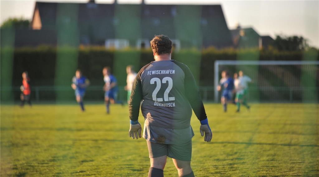 Derby im Elbestadion: Der TSV Großenwörden II gewinnt mit 5:1 gegen den FC Wisch...