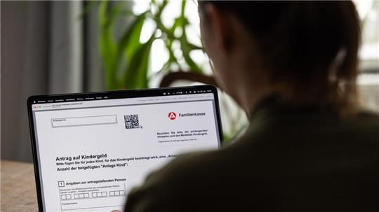 Derzeit beträgt das Kindergeld in Deutschland 250 Euro pro Monat.