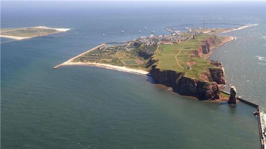 Derzeit gibt es keine Flugverbindung zur Hochseeinsel Helgoland. 