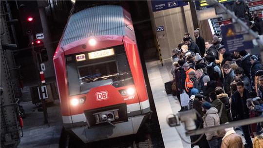 Derzeit ist die S3 auf ihrer Fahrt von Pinneberg nach Stade die längste Linie im HVV.