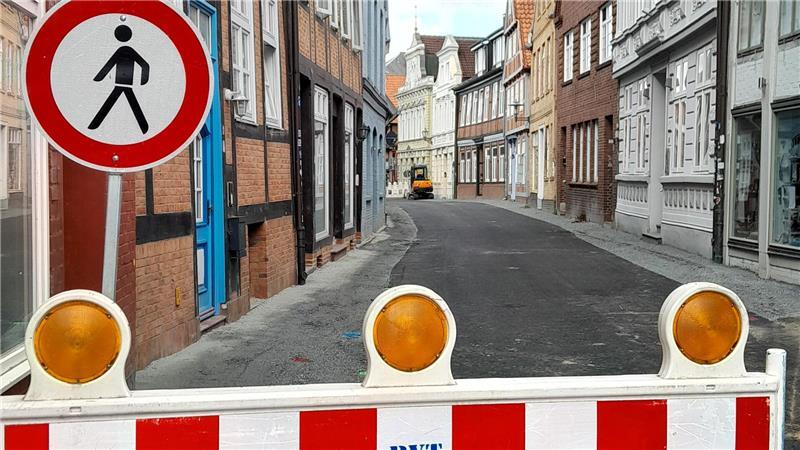 Derzeit ist ein Teil der Bungenstraße Baustelle. Weil ein Telekomkabel falsch verlegt wurde, verzögert sich die Straßensanierung erheblich.