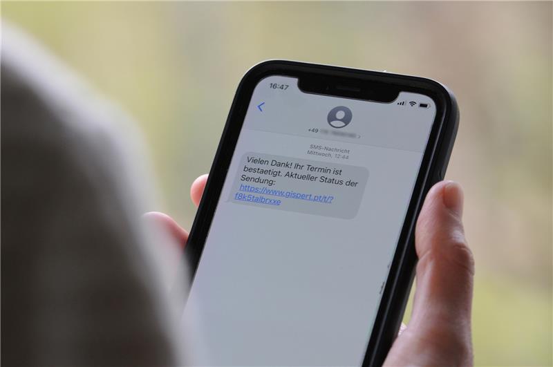 Sparkasse Buxtehude warnt vor neuer Betrugsmasche beim Online-Banking Derzeit werden vermehrt Sparkassen-Kunden von Betrügern angerufen. Foto: dpa-Bildfunk