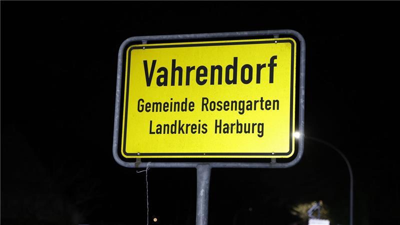 Details zu dem Fund in der Gemeinde Rosengarten nahe Hamburg gab es zunächst kaum. 