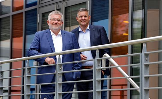 Detlef Bade, Präsident der Handwerkskammer (links), und Hauptgeschäftsführer Matthias Steffen.