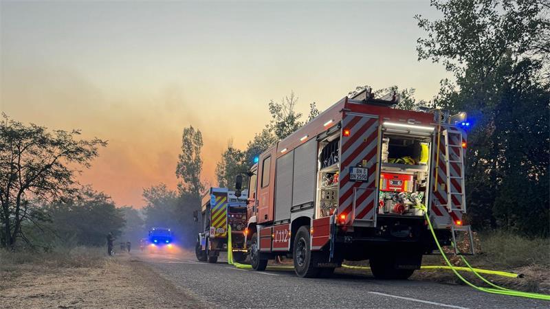 Deutsche Feuerwehrleute haben nach elf Tagen einen Hilfseinsatz in Serbien beendet. (Archivbild)