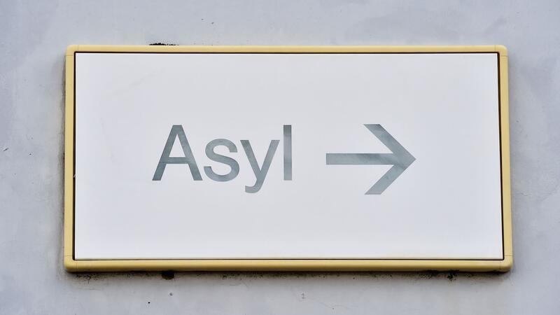 EU-Behörde: Mehr als eine Million Asylanträge 2023 in Europa Deutschland bleibe wichtigstes Zielland für Asylsuchende in der EU, sagt die EU-Asylagentur.