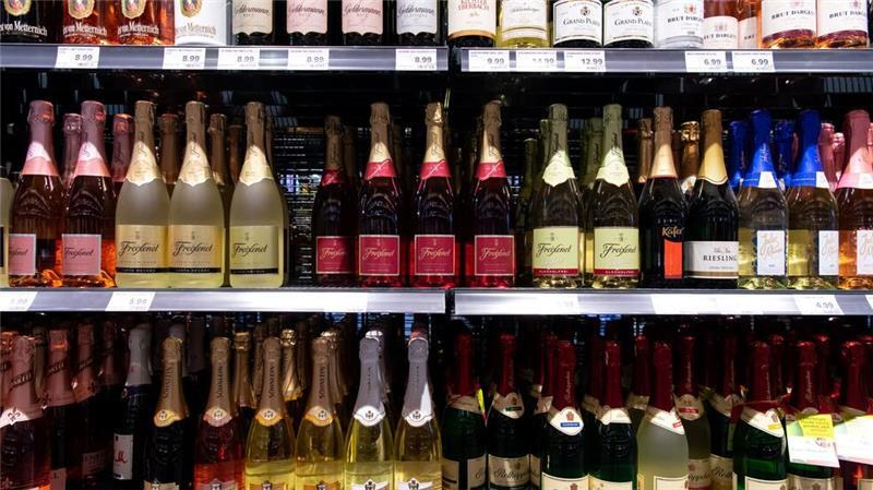 Deutschland gehört zu den Ländern, in denen weltweit am meisten Sekt getrunken wird. (Archivbild)