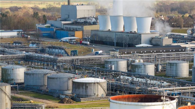 Deutschland ist bei fossilen Rohstoffen wie Erdöl und Erdgas auf Importe angewiesen. (Symbolbild)