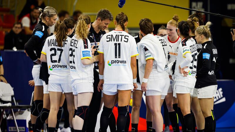 TV-Spiele, Modus, Kader und Favoriten: So läuft die Handball-WM der Frauen Trainer Markus Gaugisch mit der DHB-Mannschaft