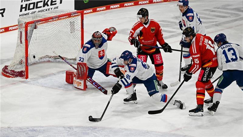 Rückenwind für Olympia: DEB-Team gewinnt Deutschland Cup Deutschland spielte diesmal deutlich effektiver als am Samstag