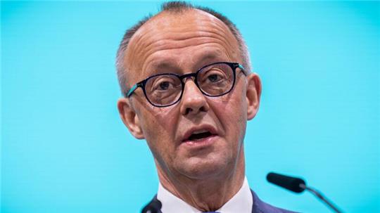„Deutschland und Frankreich sind aufeinander angewiesen. Deutschland und Frankreich sind die Motoren der europäischen Einigung“, sagt Friedrich Merz.