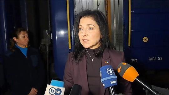 Deutschland werde der Ukraine helfen, durch den Winter zu kommen, kündigte Bundeswirtschaftsministerin Katherina Reiche (CDU) bei einem Besuch in Kiew an.