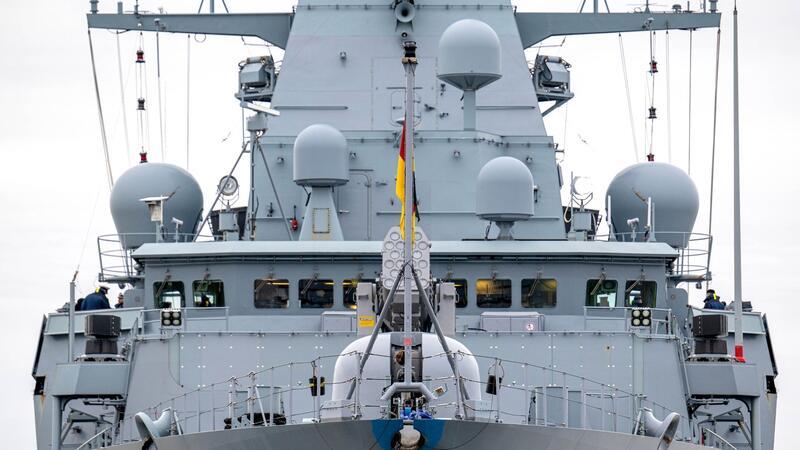 EU startet Marineeinsatz im Roten Meer Deutschland will sich an dem Marineeinsatz im Roten Meer mit der Fregatte „Hessen“ beteiligen.