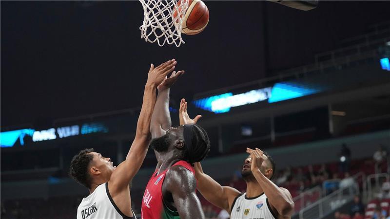„Nicht leicht“: Basketballer nach mühevollem Spiel weiter Deutschlands Basketballer hatten mit Portugal mehr Mühe als erwartet.