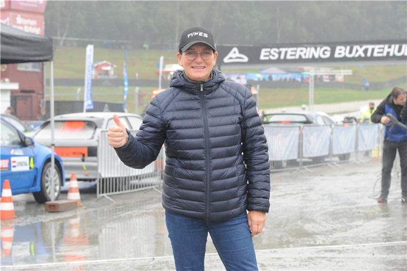 Deutschlands Motorsport-Star Ellen Lohr vertritt den Hauptsponsor.