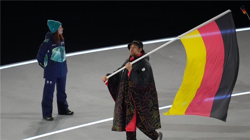 Deutschlands Starstürmer Leon Draisaitl kam bereits am Freitag in Mailand an.