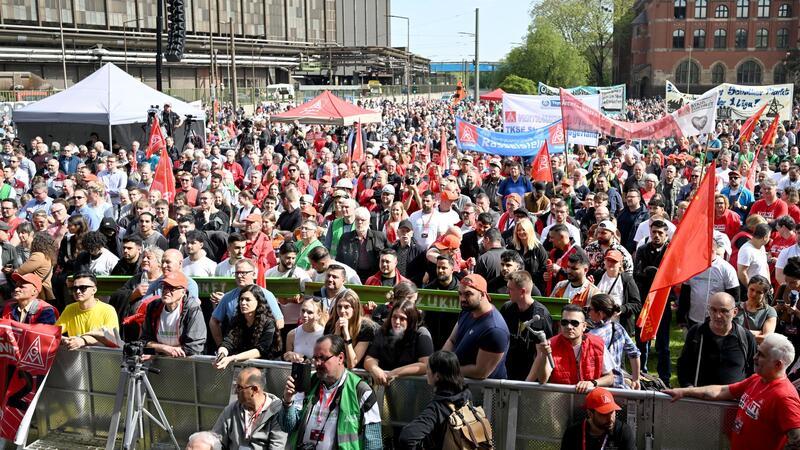 Deutschlands größter Stahlerzeuger Thyssenkrupp Steel steht vor einem Umbau.