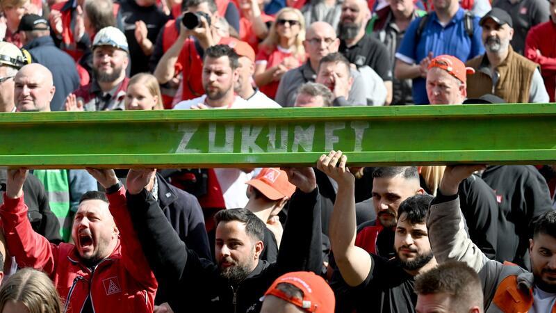 Deutschlands größter Stahlerzeuger Thyssenkrupp Steel steht vor einem Umbau.