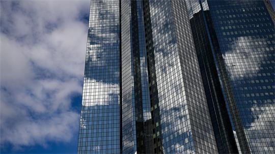 Deutschlands größtes Geldhaus sieht wachsendes Interesse von Investoren an Europa.