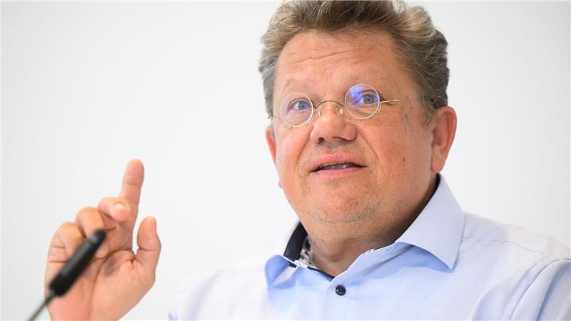 Minister: Abnehmspritze für Diabetiker als Kassenleistung Diabetiker Typ 2 und auch andere Patienten sollten nach Ansicht von Gesundheitsminister Andreas Philippi (SPD) Abnehmspritzen auf Rezept bekommmen. (Archivbild)