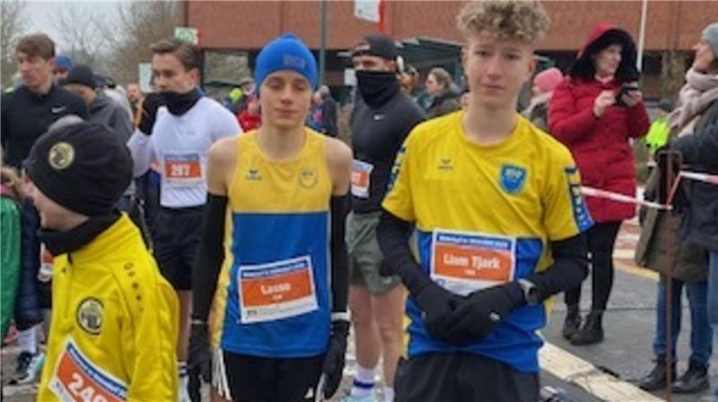 Mehr als 300 Teilnehmer trotzen den kräftezehrenden Bedingungen Die 15-jährigen Lasse Jentsch und Liam Tjark Timm (rechts) vom BSV waren stark auf der 5 km langen Strecke.