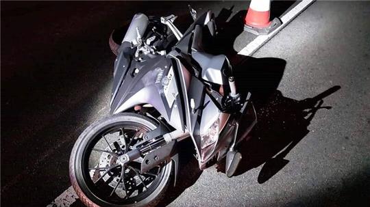 Die 17-jährige Lamstedter Kradfahrerin kam mit schweren Verletzungen ins Elbe Klinikum nach Stade. Das Krad wurde schwer beschädigt.