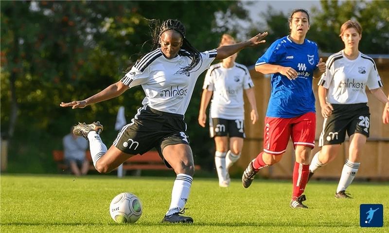 Auf dieses Derby mussten die A/O-Frauen 1200 Tage warten Die 19-jährige Diane Hennings und Aufsteiger VSV wollen in ihrem ersten Oberliga-Derby bei der SV Ahlerstedt/Ottendorf bestehen. Foto: Schmietow
