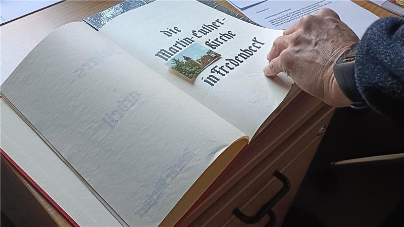 Nach Begutachtung: Fredenbecker Kirchturm muss saniert werden Die 1964 verfasste Hausarbeit beinhaltet viele Infos rund um die Kirche.